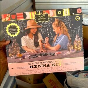Henna kit